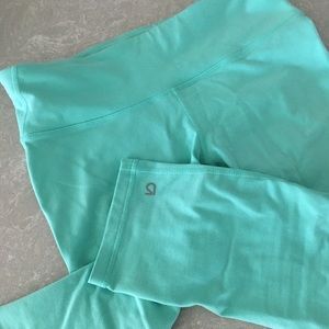 GapFit Capri Leggings